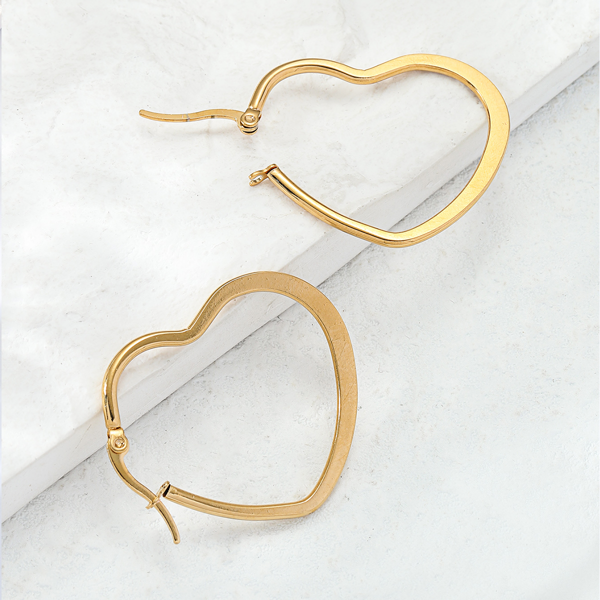 Fashion Korean Big Heart-shaped Flattened Stainless Steel Hoop Earrings display picture 1