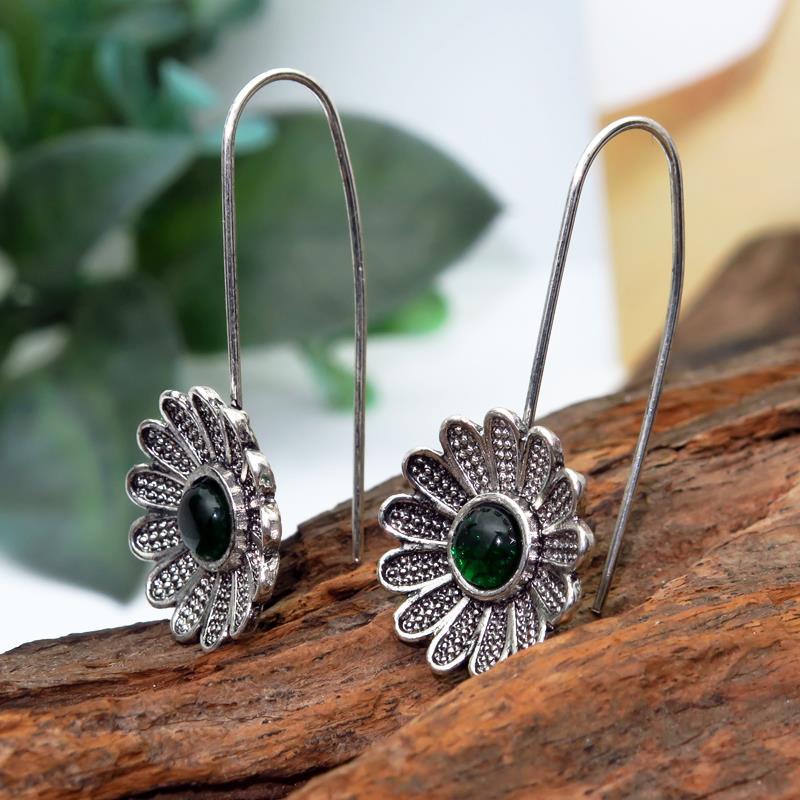 Fashion Ancient Silver Lotus Emerald Retro Flower Ear Jewelry display picture 3