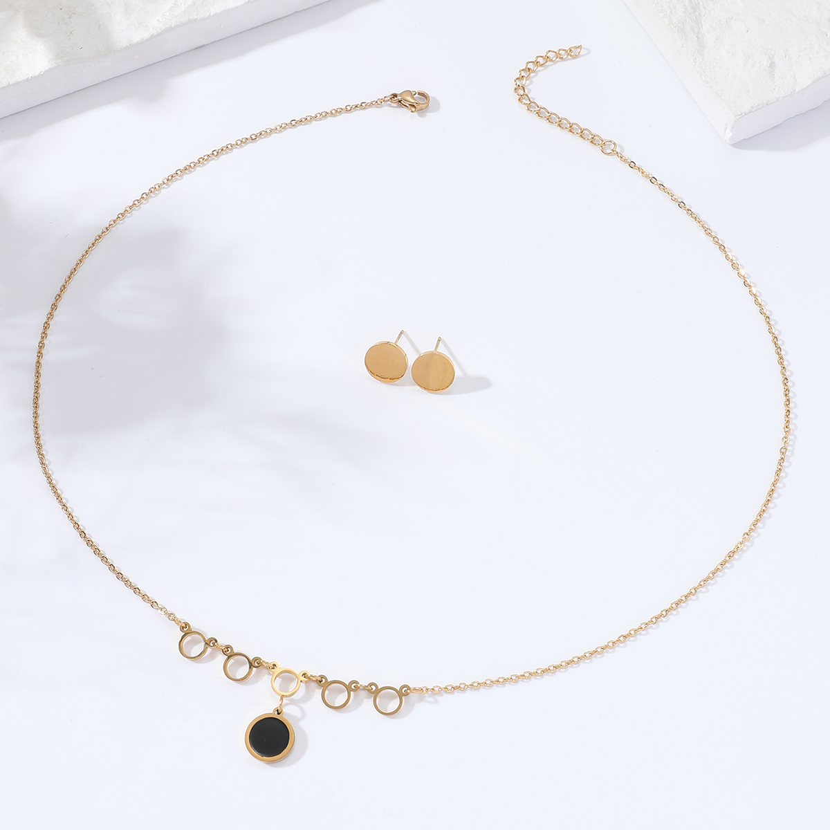 Fashion Simple Stainless Steel 18k Gold Plated Shell Necklace Round Earring Set display picture 3