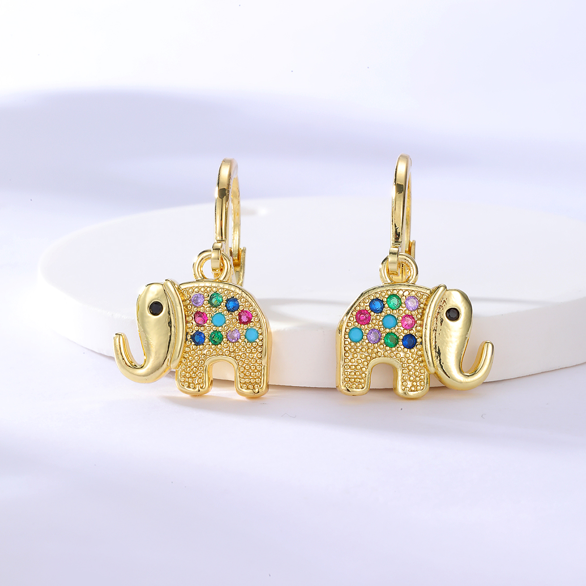 Boucles D&#39;oreilles Éléphant En Zircone De Couleur Or 18 Carats Plaqué Cuivre À La Mode display picture 1