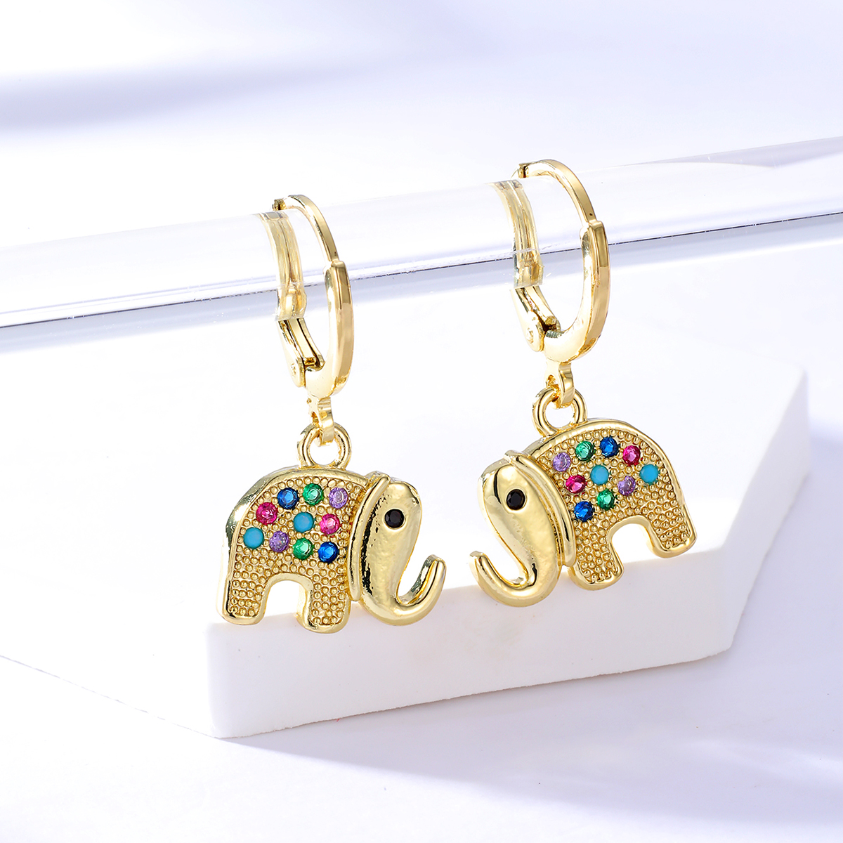 Fashion Copper Plated 18k Gold Colored Zirconia Elephant Earrings display picture 3
