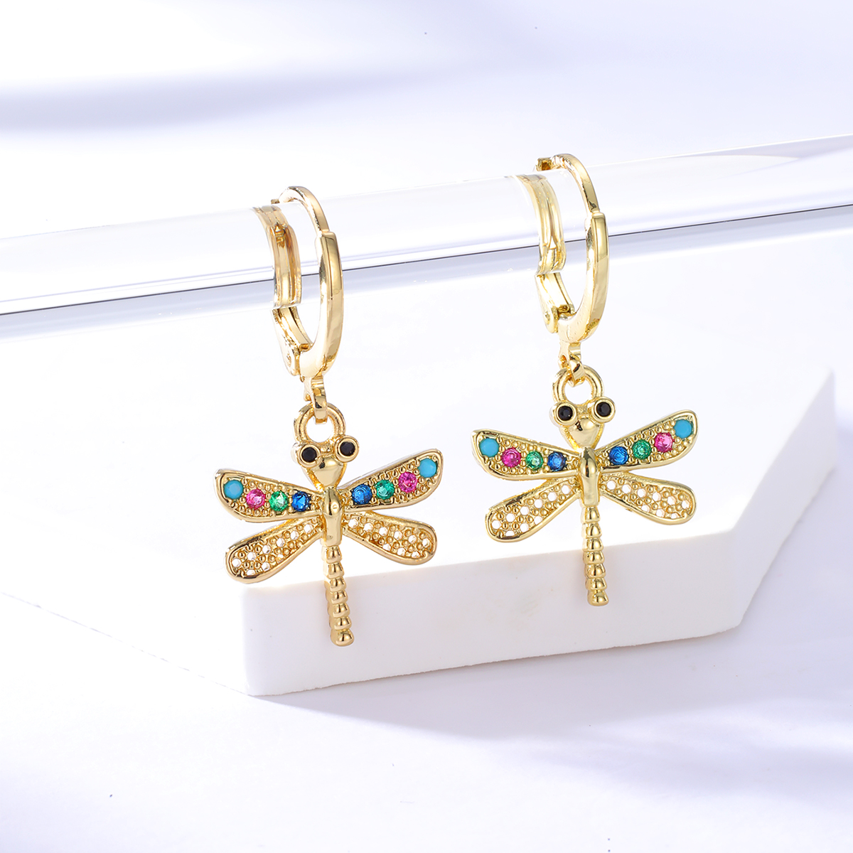 Fashion Geometric Copper Plated 18k Gold Colored Zircon Dragonfly Earrings display picture 3