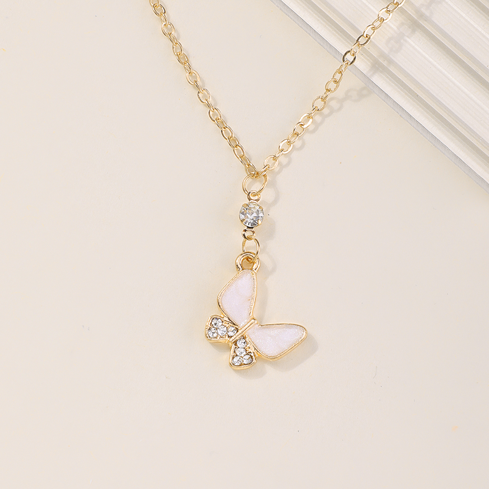 Simple Elegant Butterfly Diamond Geometric Alloy Necklace display picture 5