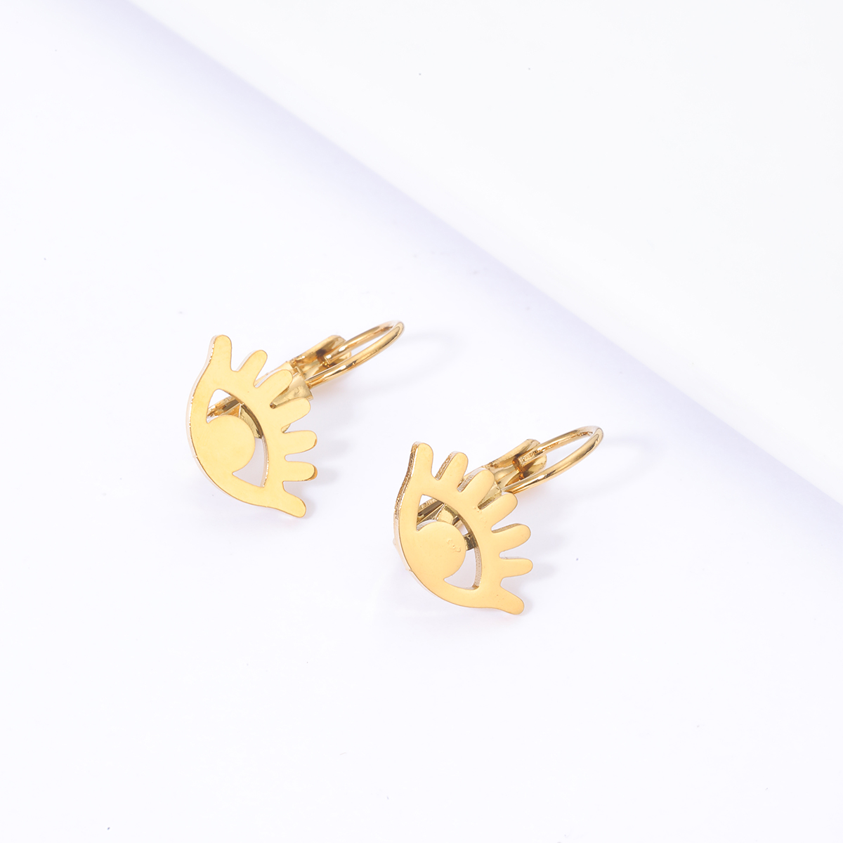 New Fashion Stainless Steel Material Electroplating 18k Gold Eyelashes Eye Earrings display picture 2
