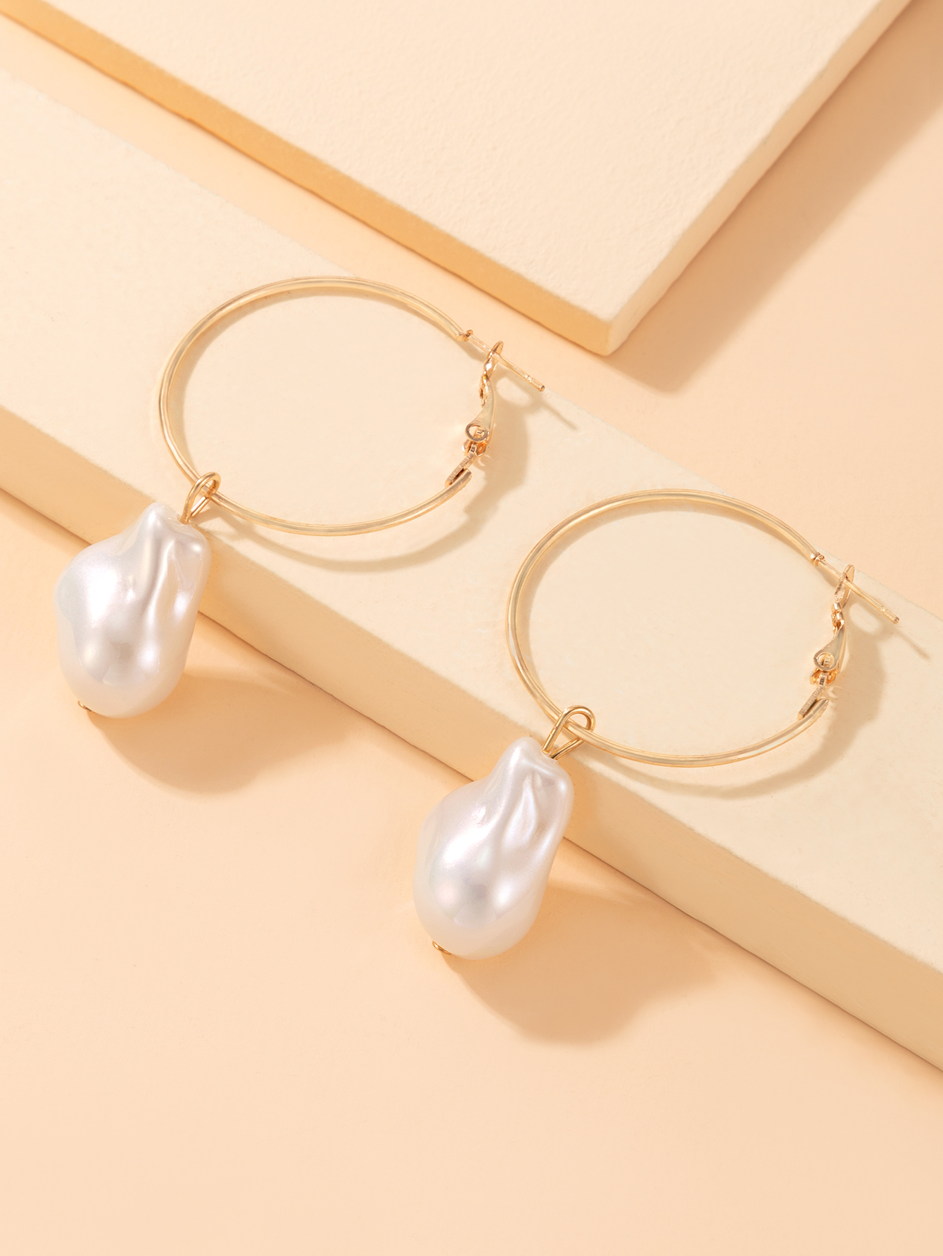 Nouvelles Boucles D&#39;oreilles En Alliage De Perles Géométriques À La Mode Coréenne display picture 4
