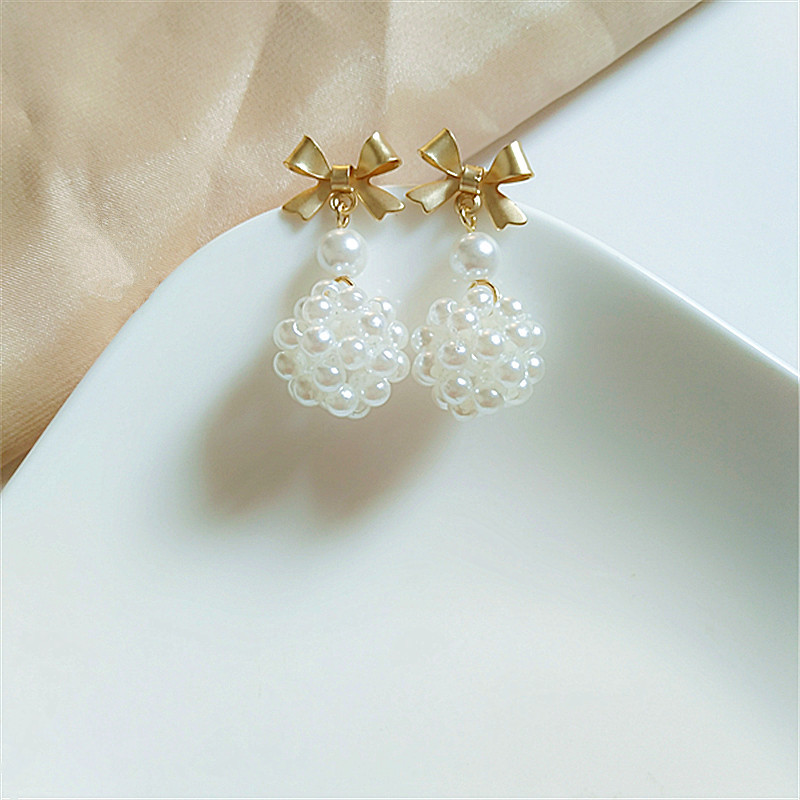 Pearl Heart Long Tassel Earrings Women's Simple Bow Stud Earrings display picture 1