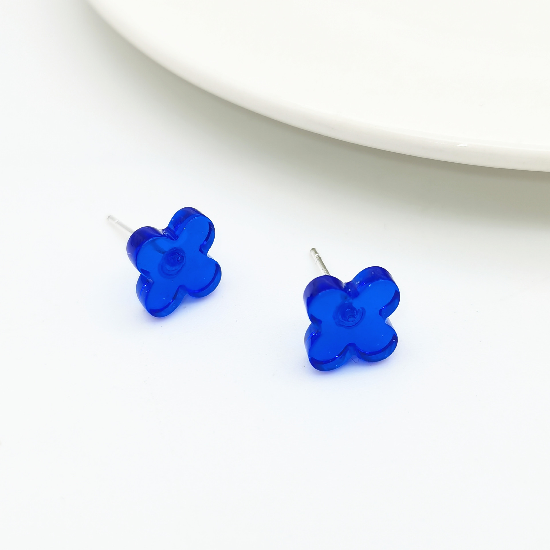 Boucles D&#39;oreilles Coréennes En Forme De Fleur Bleue Petites Boucles D&#39;oreilles En Alliage Pour Femmes display picture 2