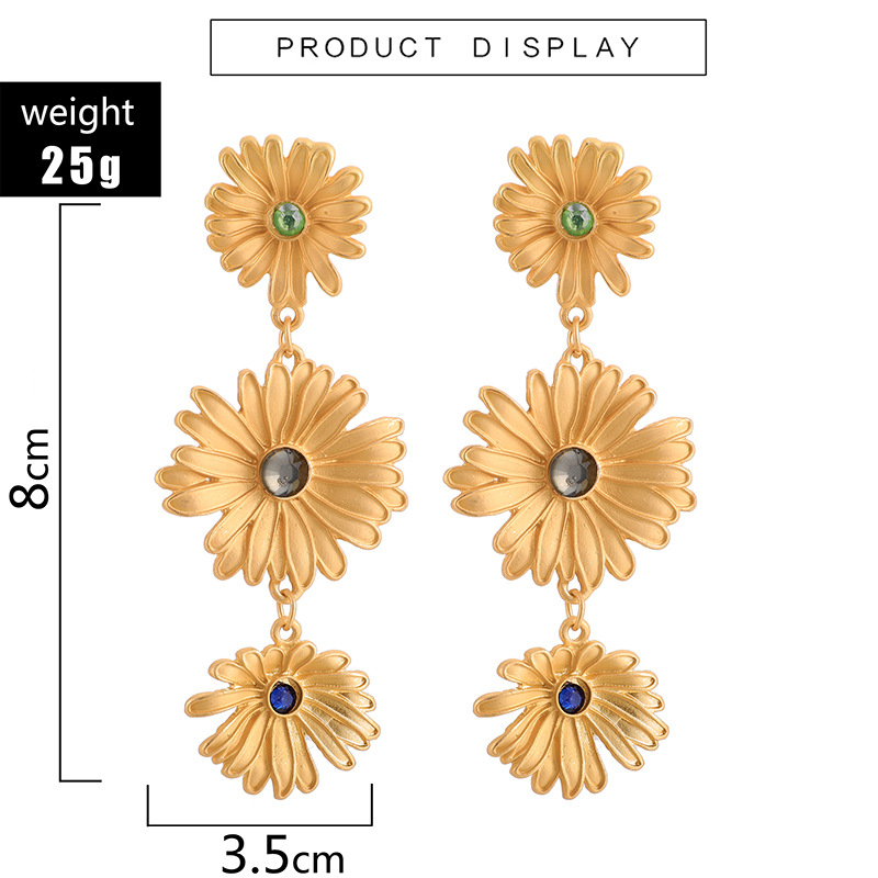 Retro Fashion Red Spray Paint Rose Geometric Three-dimensional Flower Earrings display picture 2