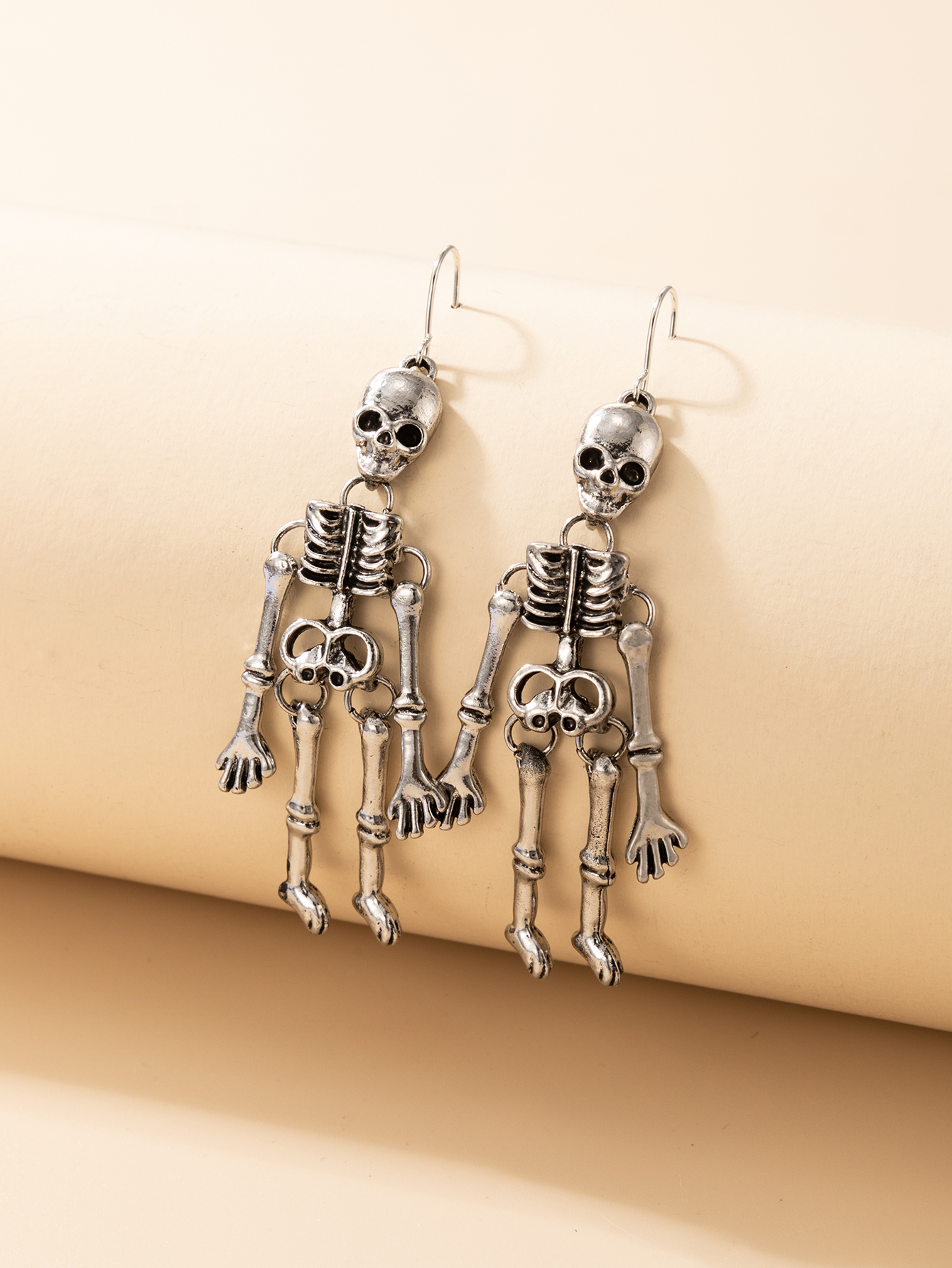 Exaggerated Skull Alloy display picture 6