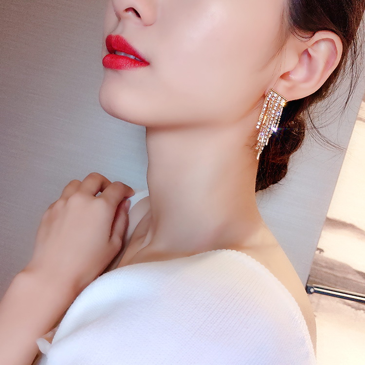 Fashion New Flash Tassel Female Alloy Diamond Chain Earrings display picture 9