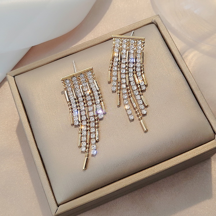 Fashion New Flash Tassel Female Alloy Diamond Chain Earrings display picture 12