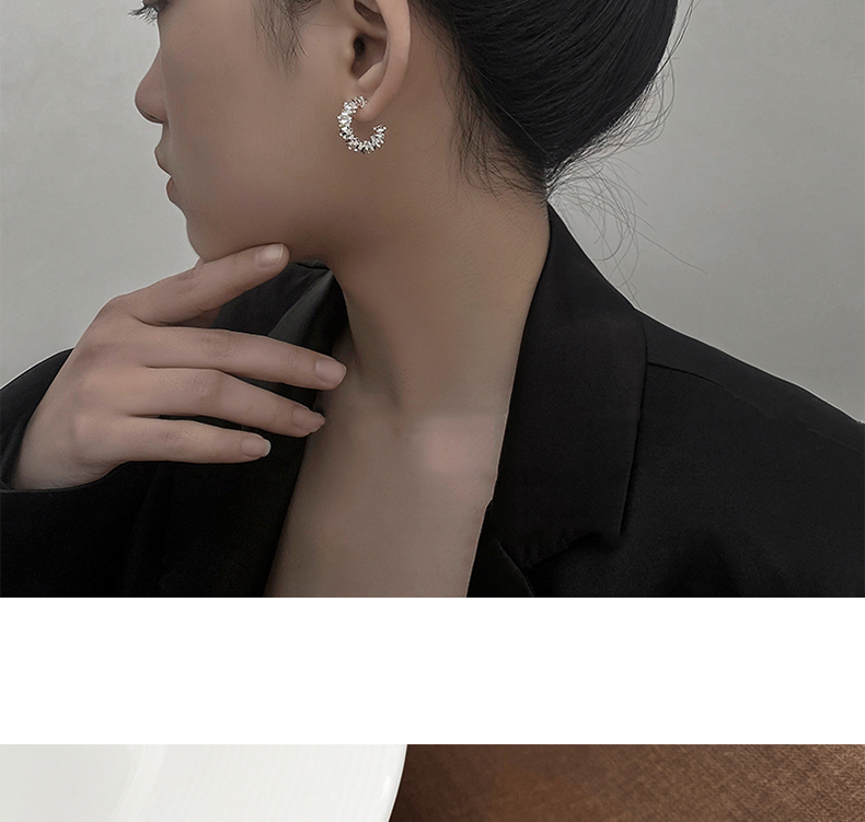 Simple Alloy Irregular C-shaped Small Earrings For Women display picture 11