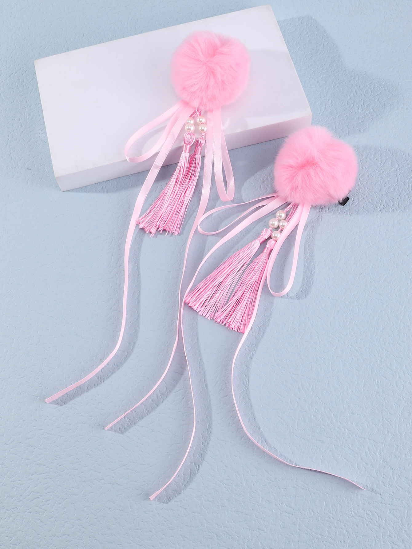 Children's Tassel Plush Ball Hairpin 2 Combinations display picture 1