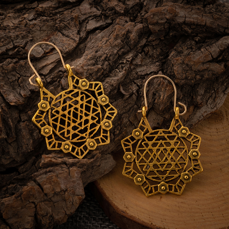 Bohemian New Fashion Floral Honeycomb Pattern Alloy Earrings display picture 2