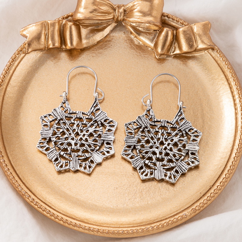 Bohemian New Fashion Floral Honeycomb Pattern Alloy Earrings display picture 8