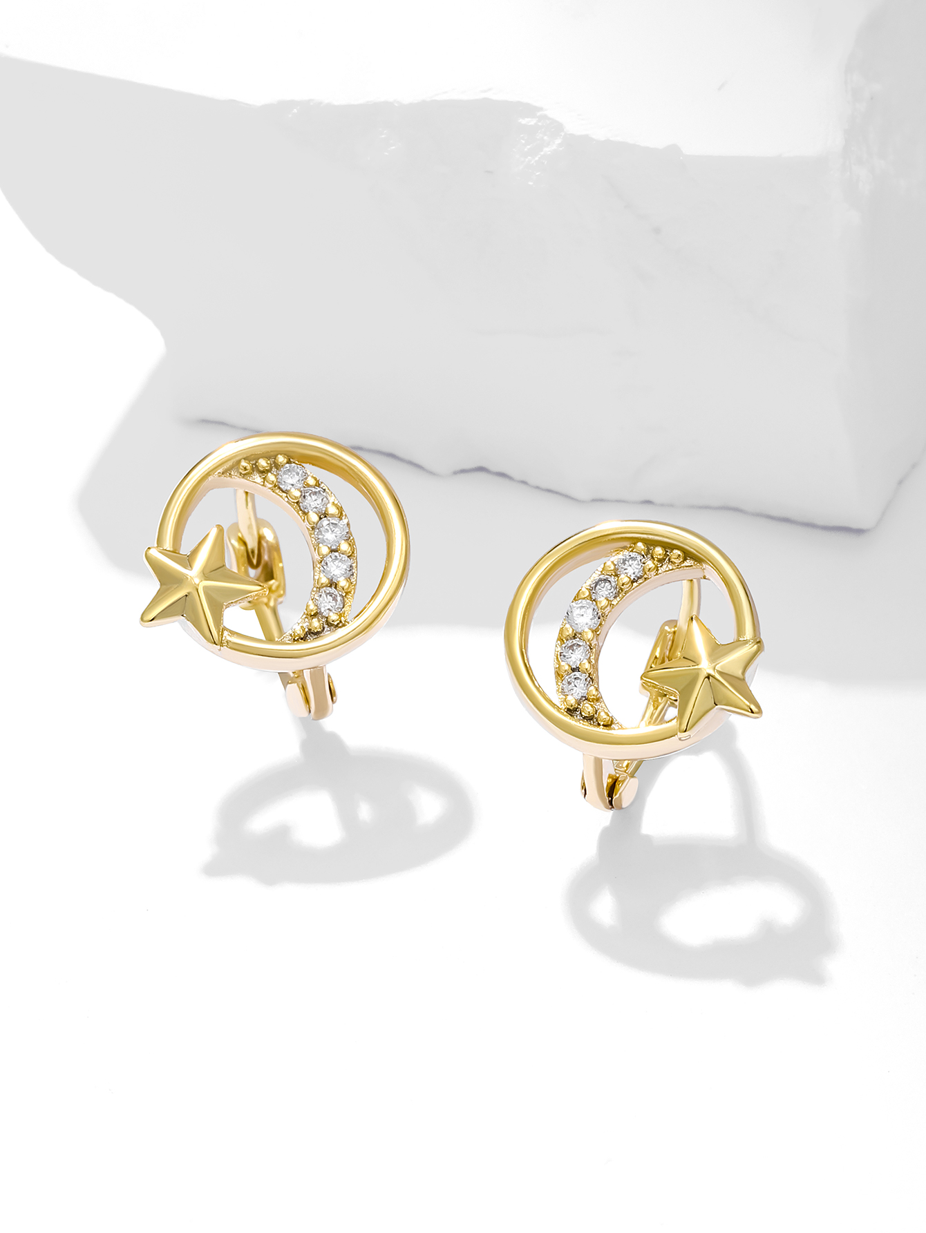 Fashion Simple Star And Moon Accompanied Copper Zircon Earrings display picture 3