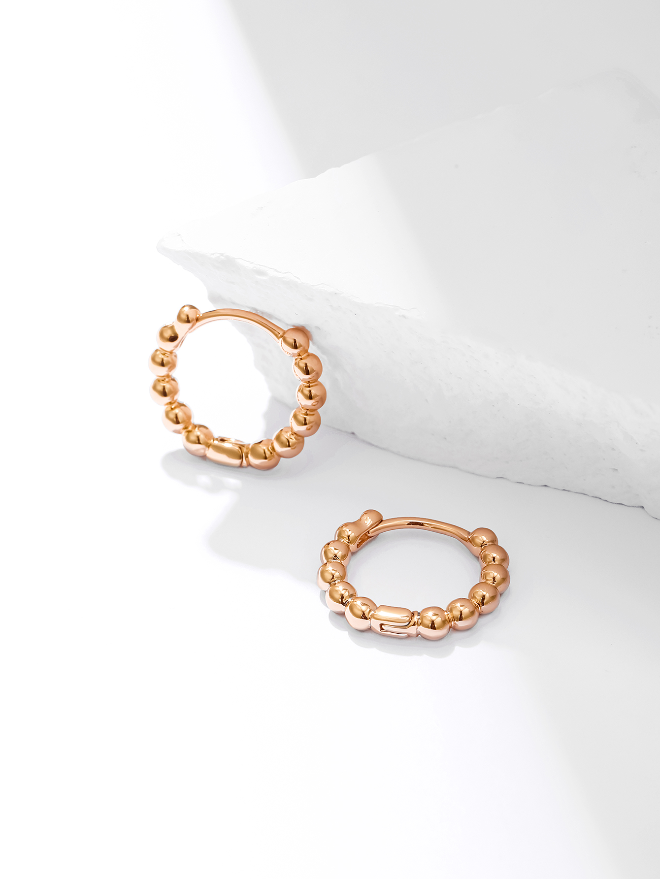 Fashion Simple Geometric Bead Chain Copper Hoop Earrings display picture 4