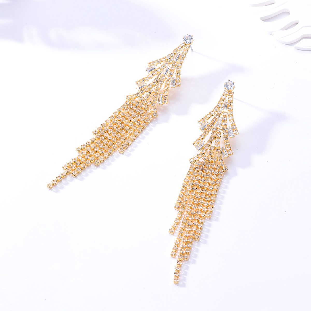 New Copper Electroplating 18k Gold Inlaid Rhinestones Tassel Long Tree Earrings display picture 3