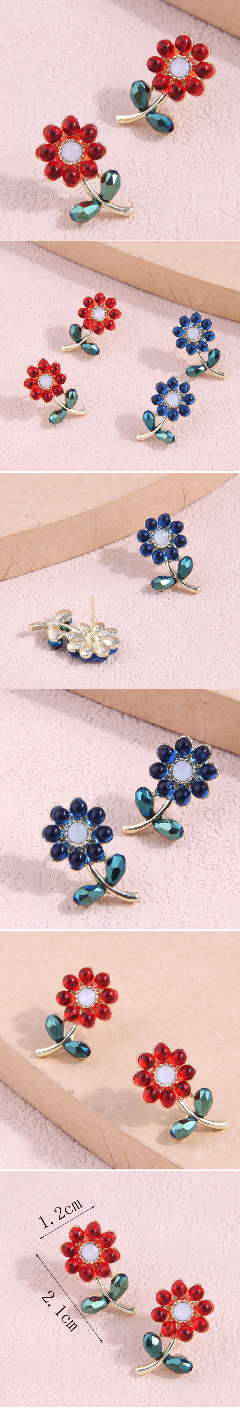 Korean Fashion Blue Crystal Flower Female Stud Earrings display picture 1