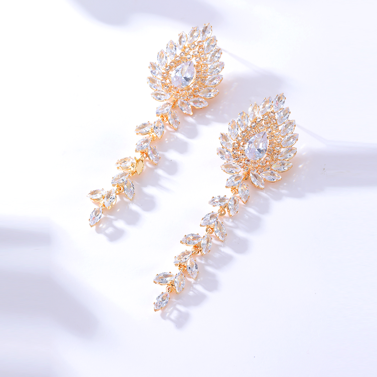 Fashion Copper Electroplating 18k Gold Inlaid Rhinestones Firework Tassel Long Earrings display picture 3