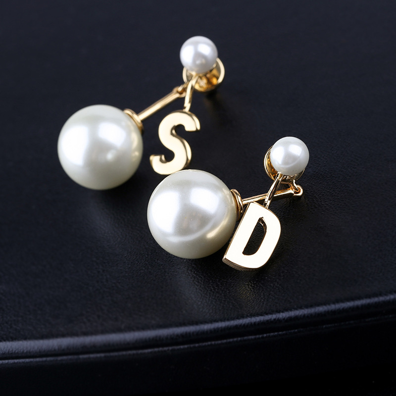 New 26 Letters Pearl Creative Earrings display picture 2