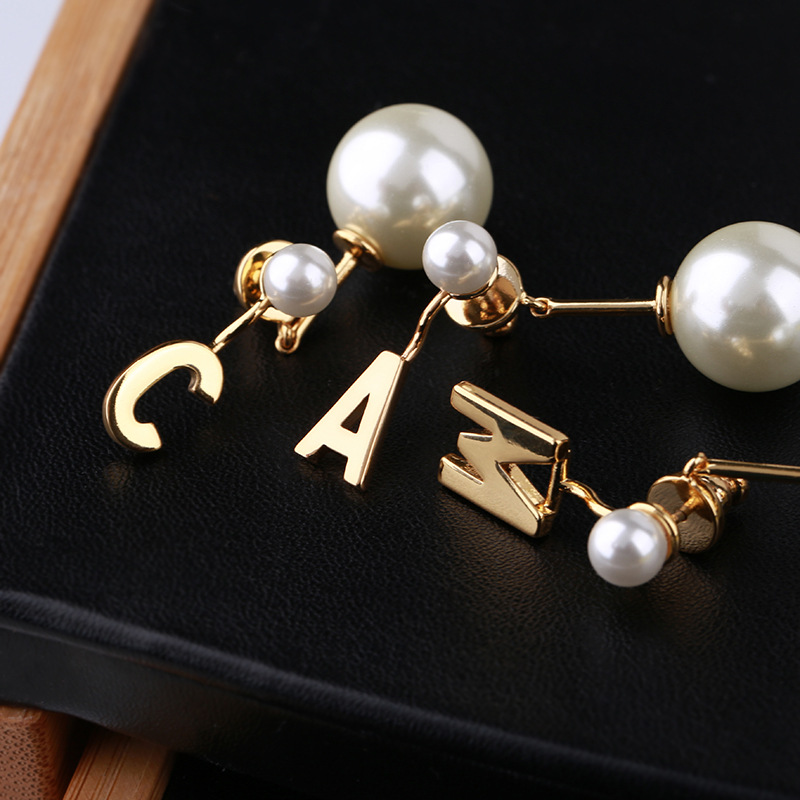 New 26 Letters Pearl Creative Earrings display picture 8