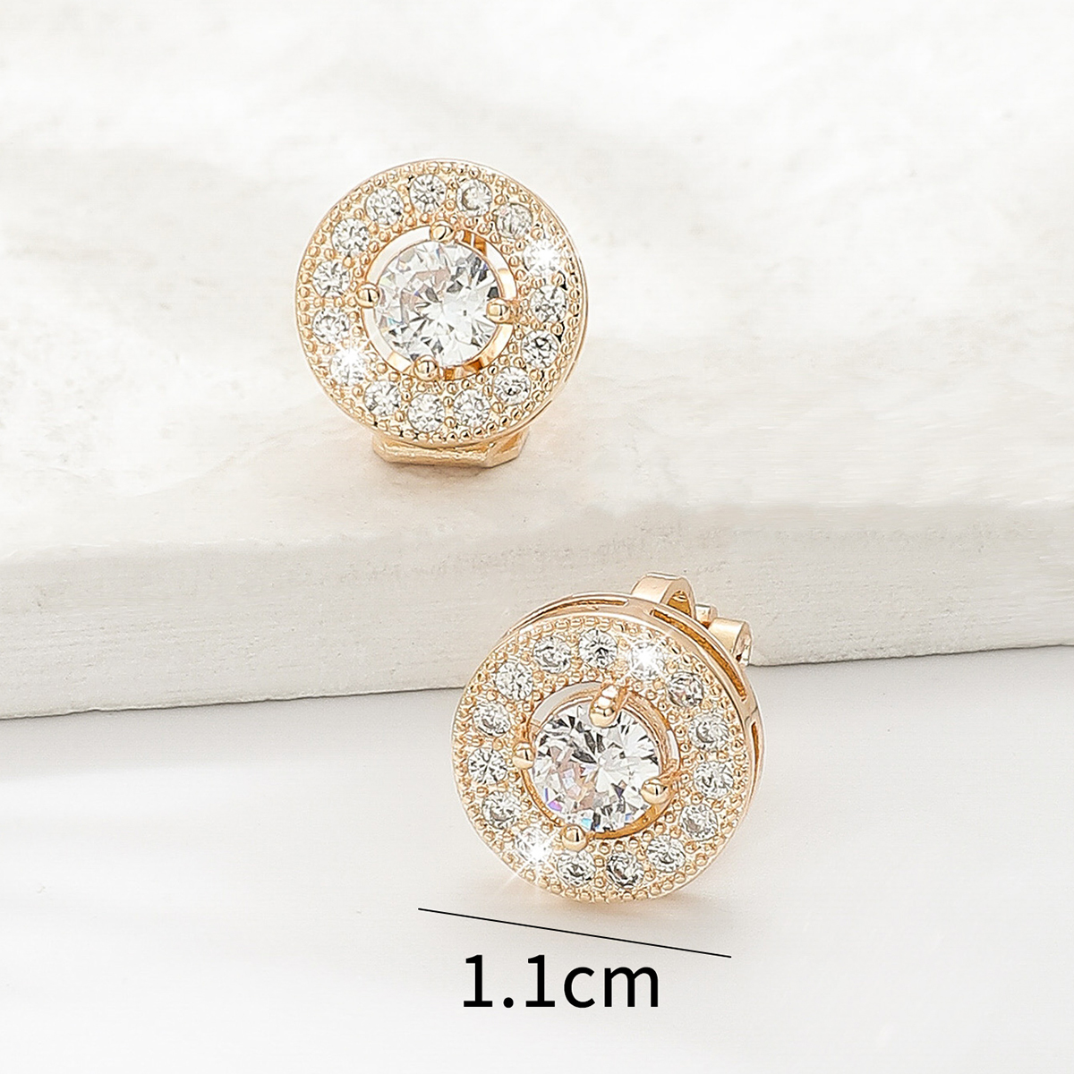 Fashion Copper Electroplating 18k Gold Zircon Without Ear Hole Round Hollow Ear Clip display picture 4