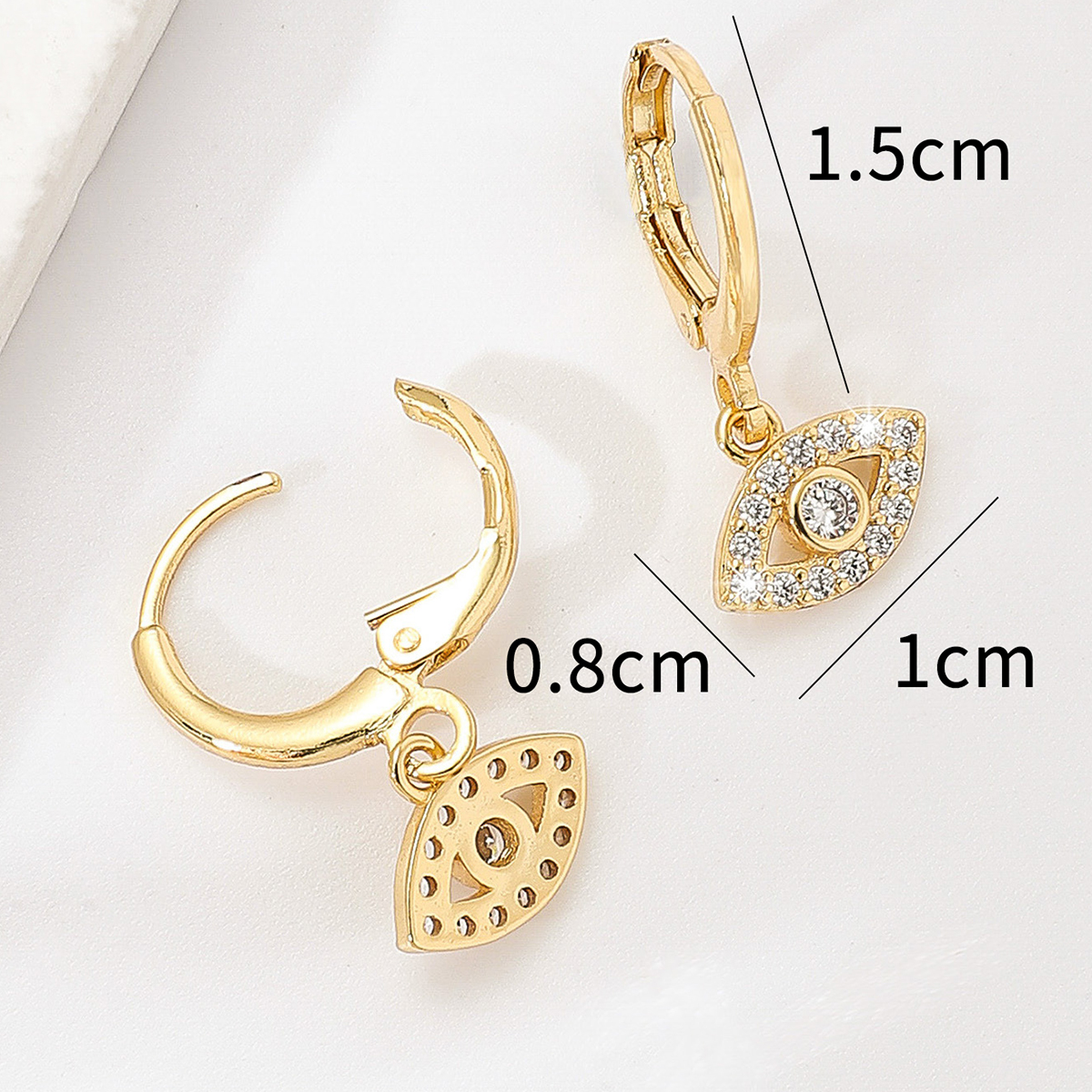 Fashion Simple Copper Material Electroplating 18k Gold Zircon Eye Earrings display picture 4
