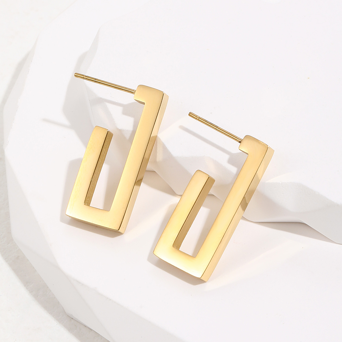 14k Gold Plated Titanium Steel Fashion Simple Square Earrings display picture 1