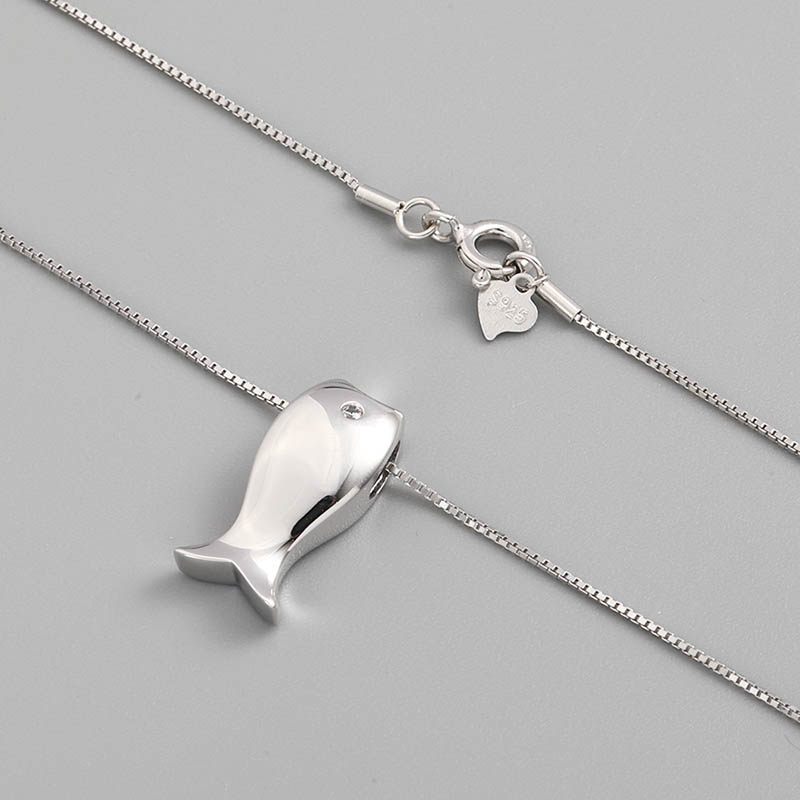 Light Luxury Niche Fish 925 Silver Necklace display picture 2