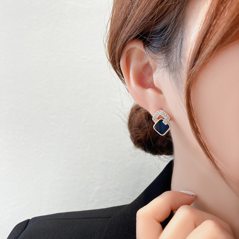 New Black Geometric Square Stud Earrings display picture 3