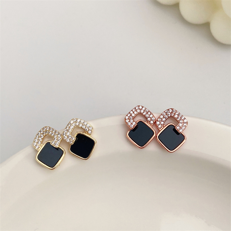 New Black Geometric Square Stud Earrings display picture 4