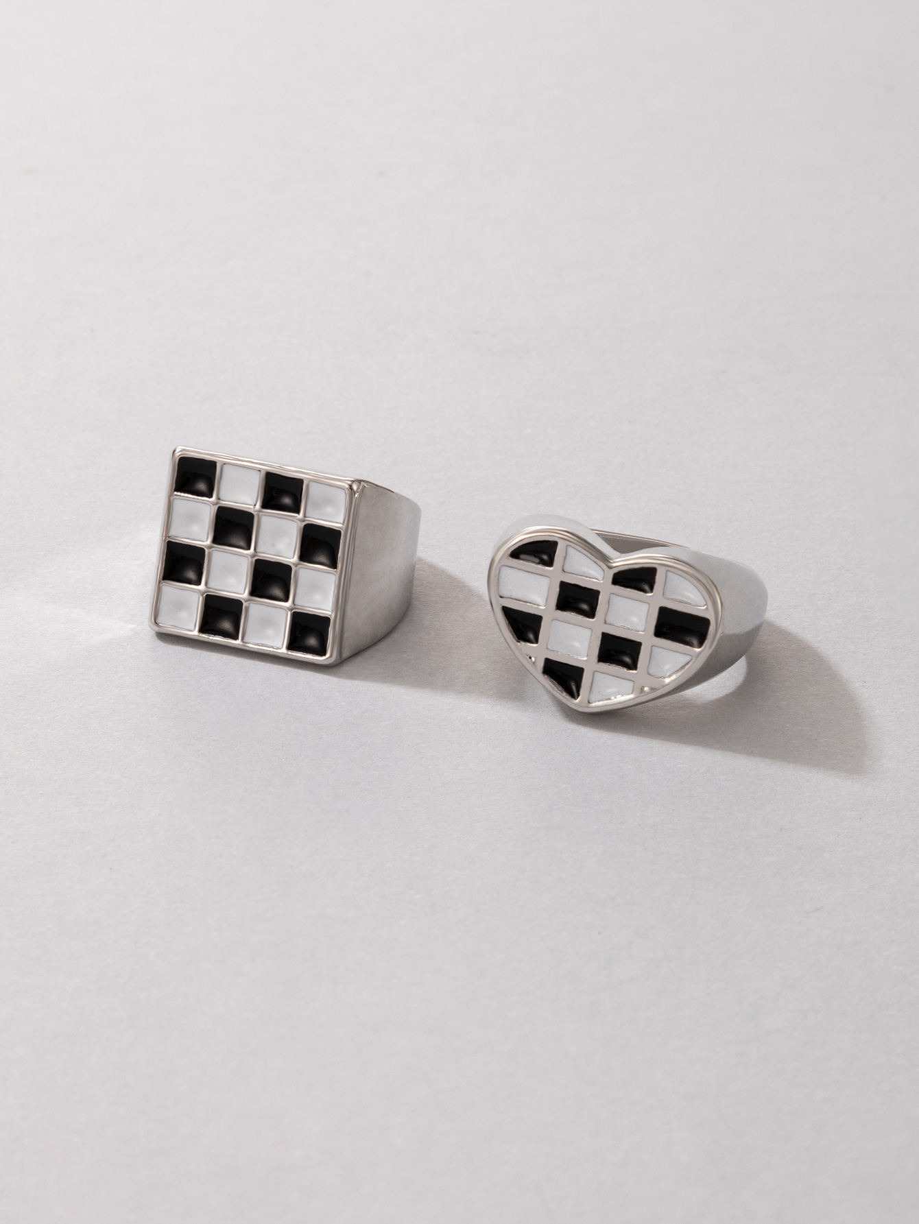 Fashion Black White Checkered Snake-shaped Oil Drop Ring Two-piece Set display picture 2