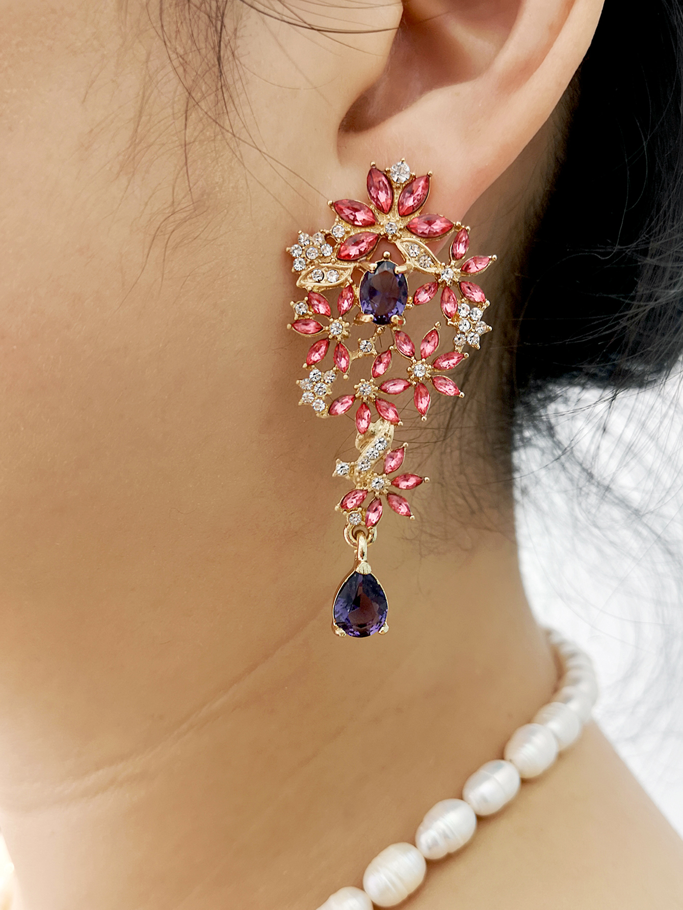 Korean Style Fashion Hollow Flower Studded Diamond Zircon Earrings display picture 3