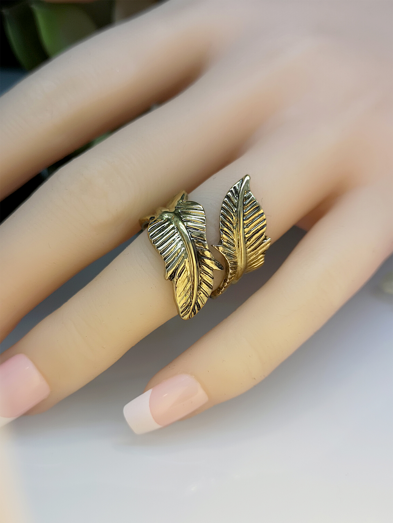 Retro Embossed Tree Leaf Ring Bohemian Creative Leaf Ring display picture 6