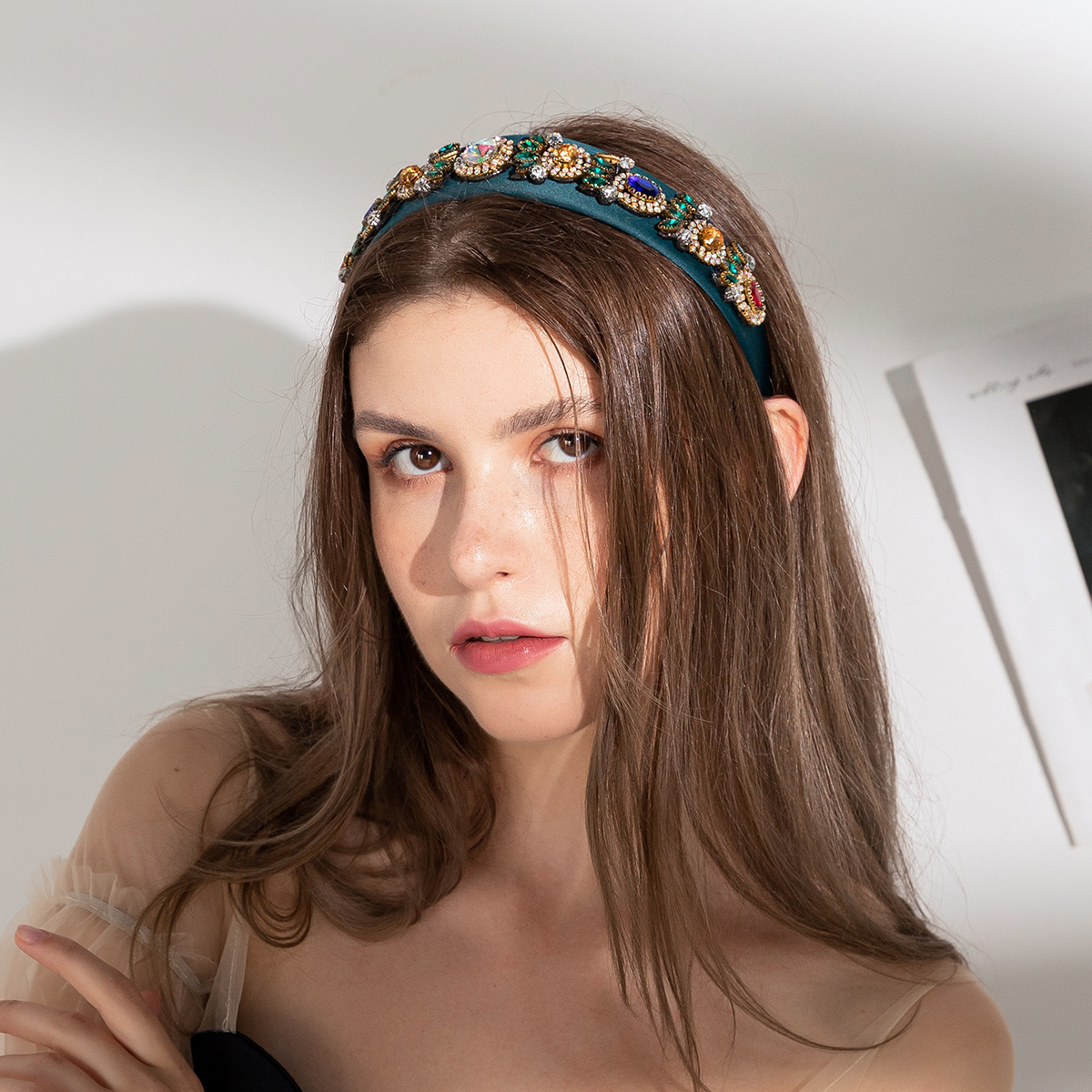 Vintage Style Colorful Gemstone Emerald Headband display picture 3