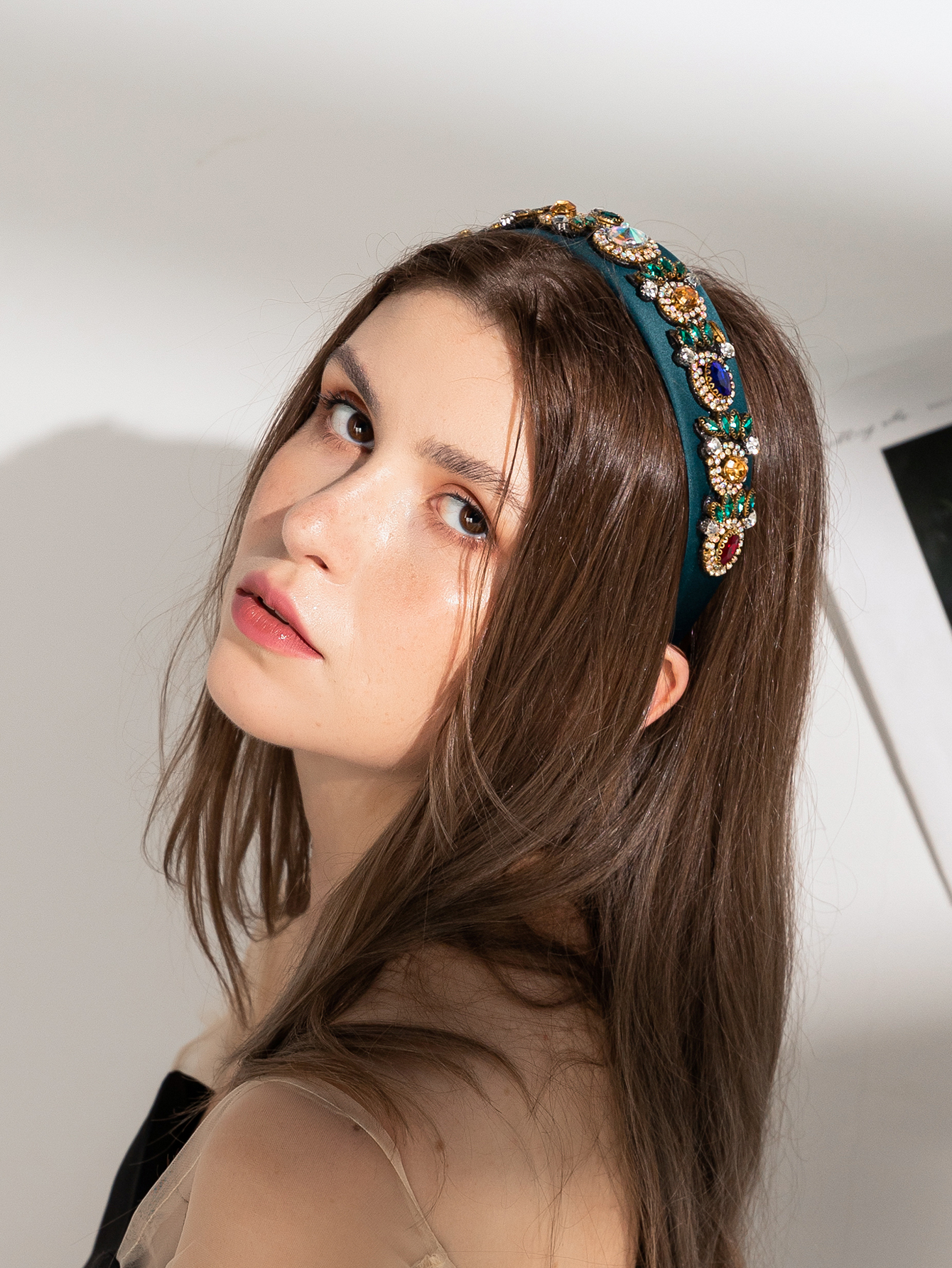 Vintage Style Colorful Gemstone Emerald Headband display picture 5