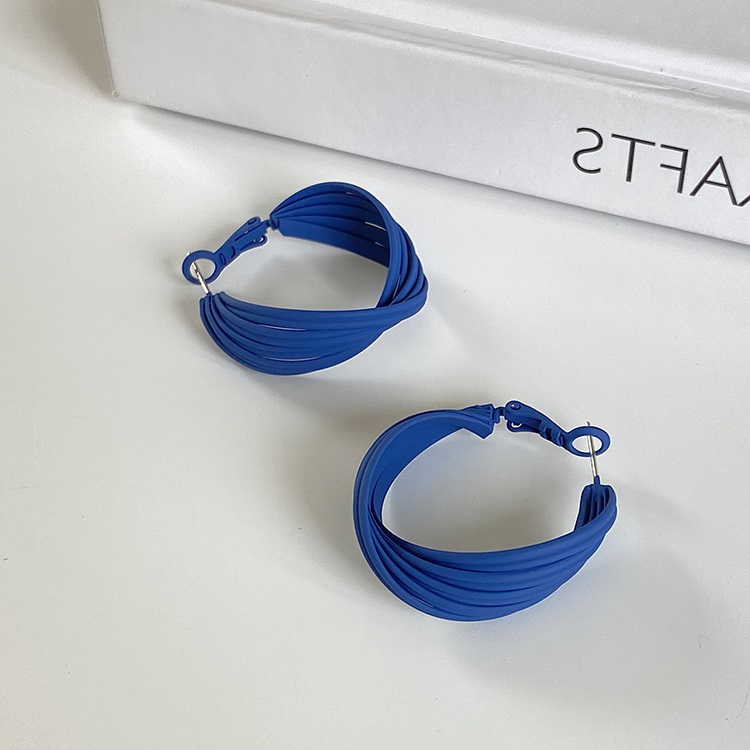 Korean Geometric Winding C-shaped Alloy Earrings display picture 4