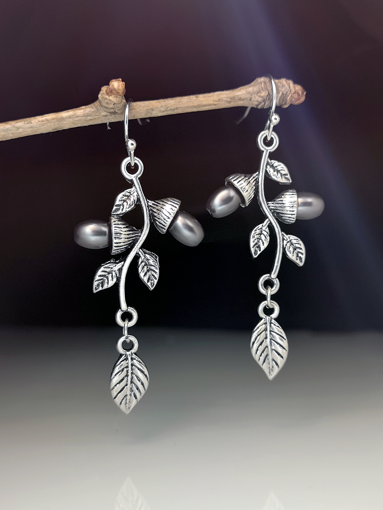 Bohemian Fashion Creative Leaf And Pearl Vintage Leaf Earrings display picture 2