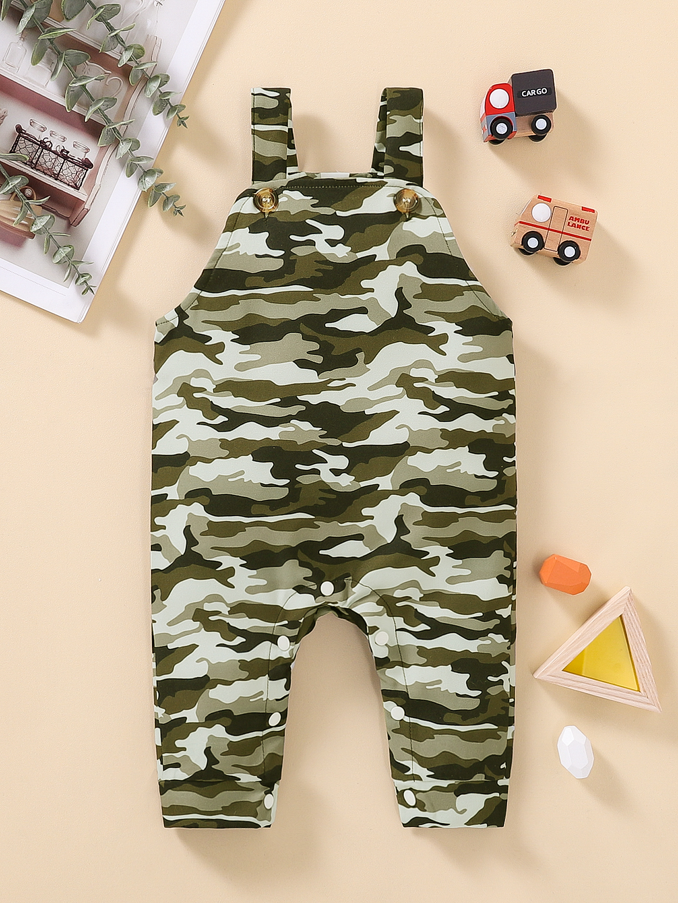 2022 Summer New Children's Camouflage Overalls display picture 1