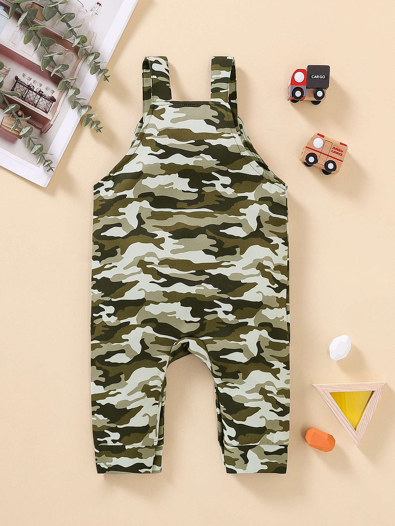 2022 Summer New Children's Camouflage Overalls display picture 2