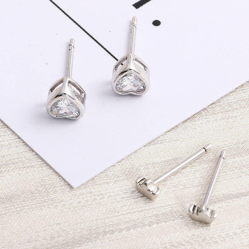 Simple Classic 925 Crown Heart Stud Earrings display picture 3