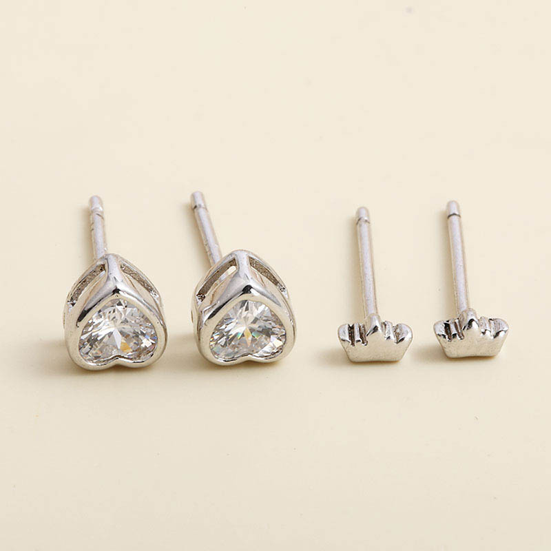 Simple Classic 925 Crown Heart Stud Earrings display picture 6