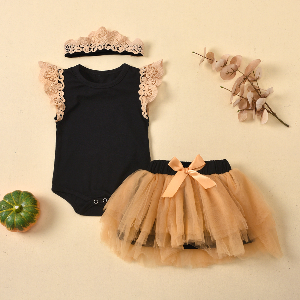 Summer New Hairband Lace Flying Sleeve Mesh Short Skirt Baby Romper Cotton Three-piece Set display picture 2