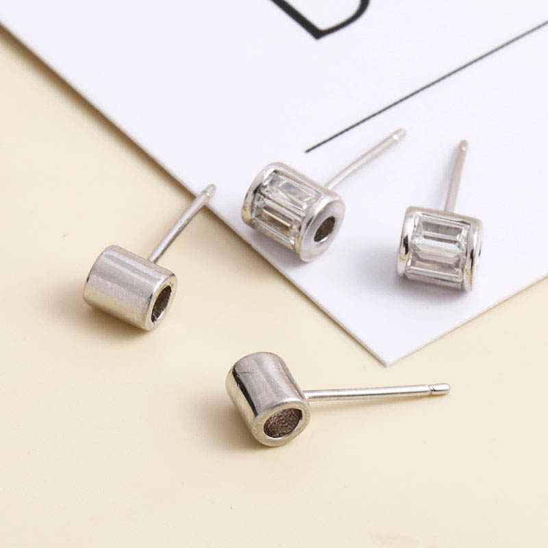 Light Luxury Small Classic 925 Silver Stud Earrings display picture 3
