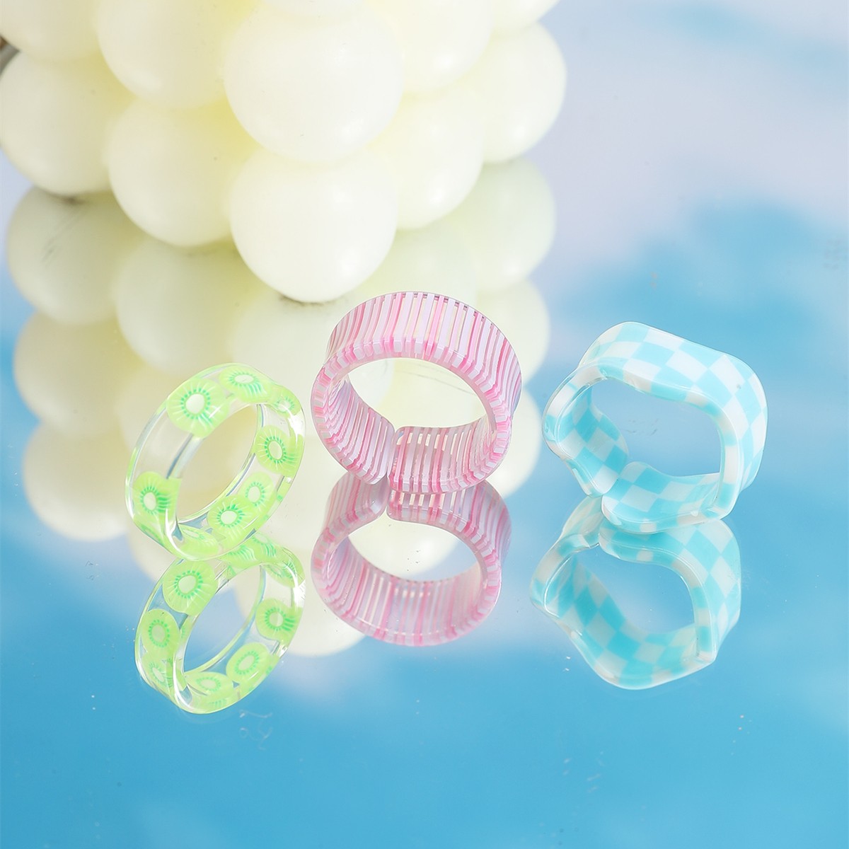2022 Cross-border European And American New Resin Transparent Fruit Ring Women display picture 2