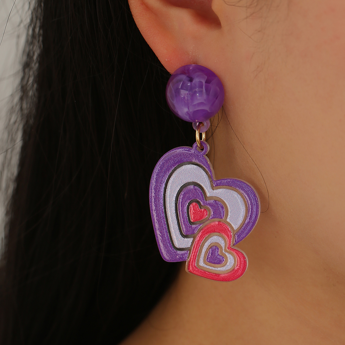 Mode Herzförmige Farblich Passende Ohrringe display picture 2