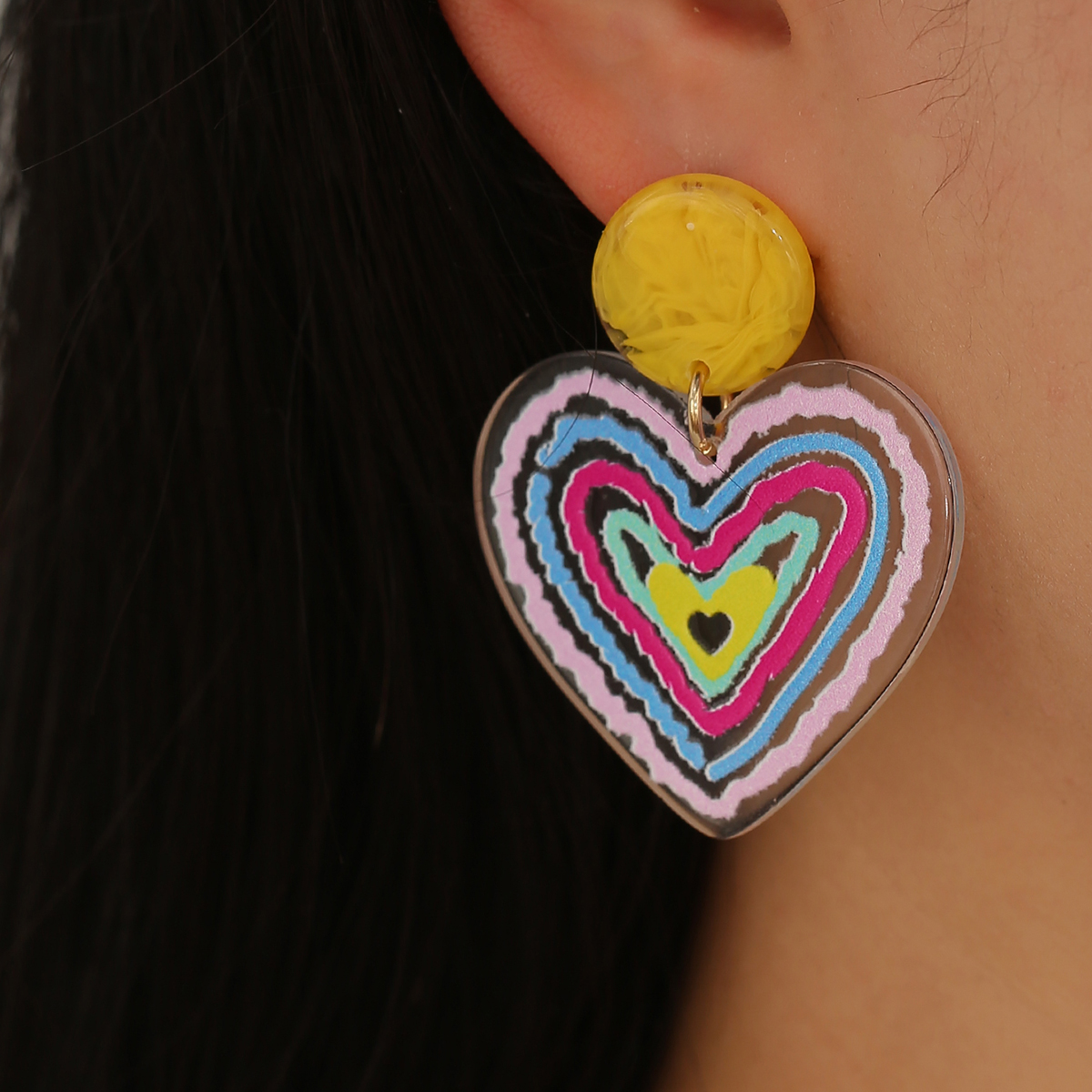 Mode Herzförmige Farblich Passende Ohrringe display picture 3