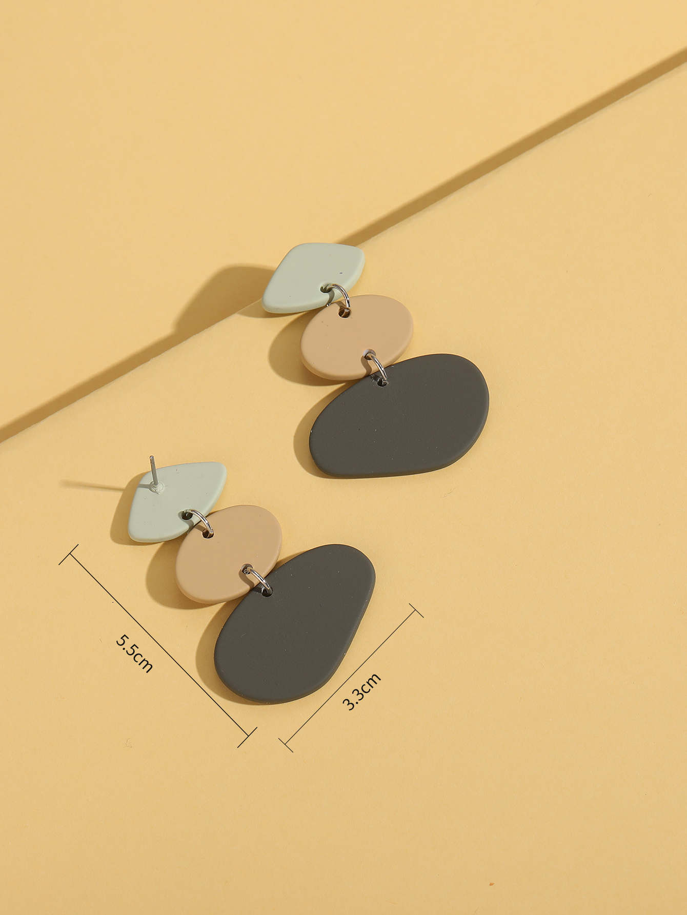 Nouvelles Boucles D'oreilles Pendantes En Acrylique De Couleur Contrastante À Coutures Géométriques display picture 8