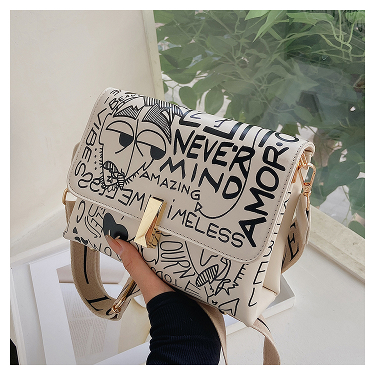 2022 New Lock Small Square Bag Messenger Graffiti Wide Shoulder Strap Shoulder Bag display picture 4